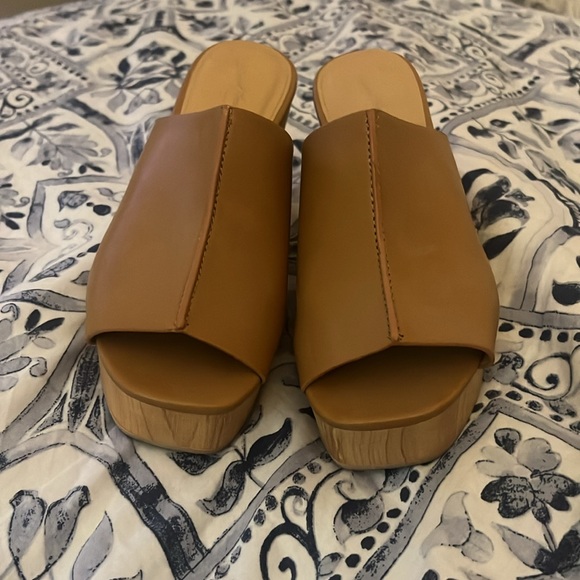 Universal Thread shoes size 7.5 - Picture 2 of 4